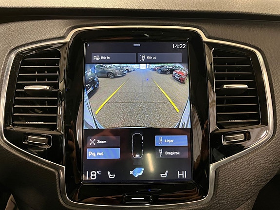 Volvo XC90 25 of 26