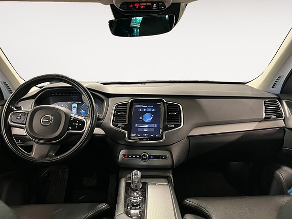 Volvo XC90 12 of 26