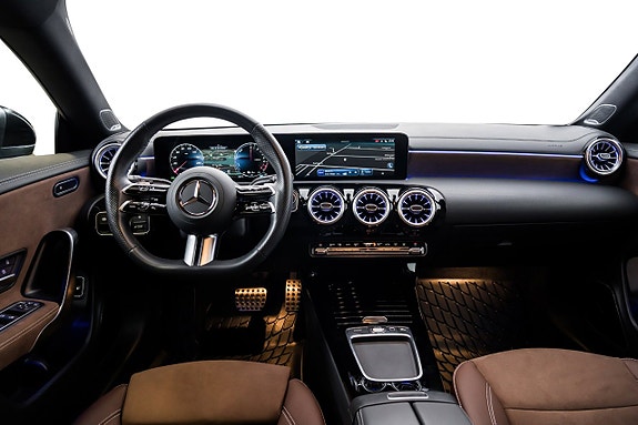 Mercedes-Benz CLA250 e 23 of 30