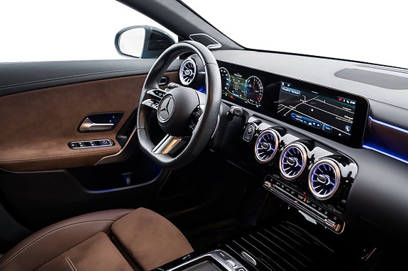 Mercedes-Benz CLA250 e 25 of 30