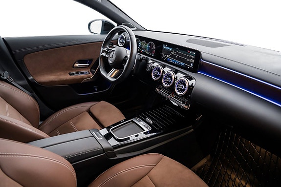 Mercedes-Benz CLA250 e 24 of 30