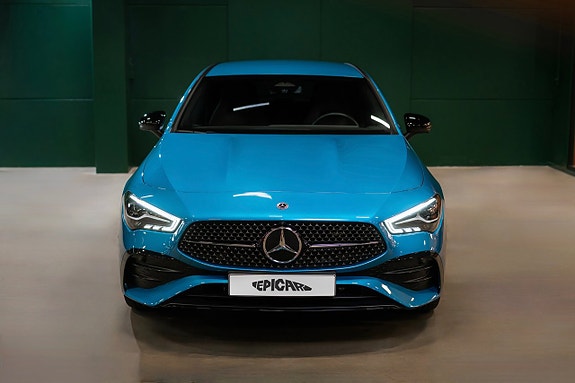 Mercedes-Benz CLA250 e 4 of 5