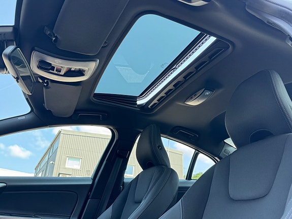 Volvo S60 14 of 18