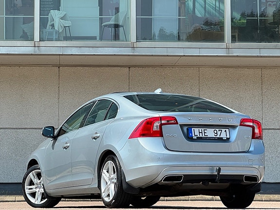 Volvo S60 3 of 5