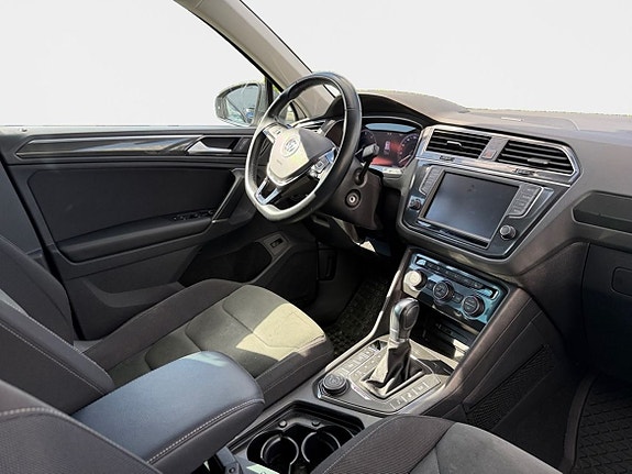 Volkswagen Tiguan 13 of 26