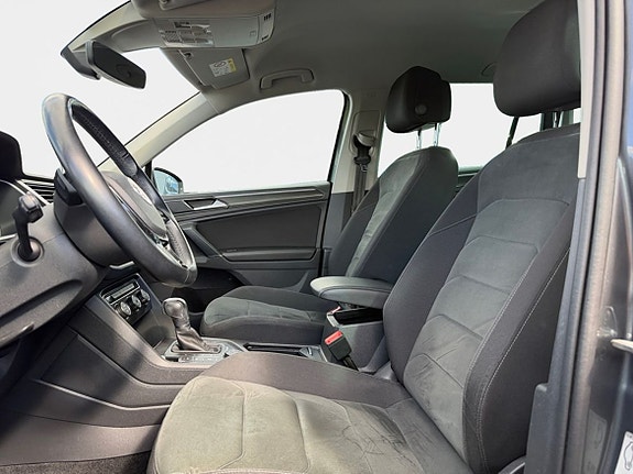 Volkswagen Tiguan 15 of 26