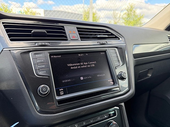 Volkswagen Tiguan 9 of 26