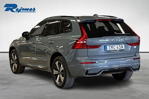 Volvo XC60 2 of 14