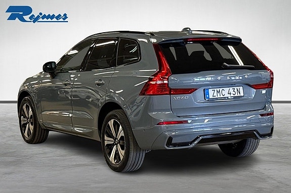 Volvo XC60 2 of 5