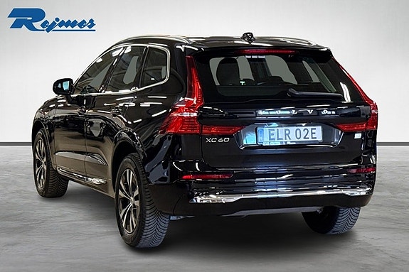 Volvo XC60 2 of 5
