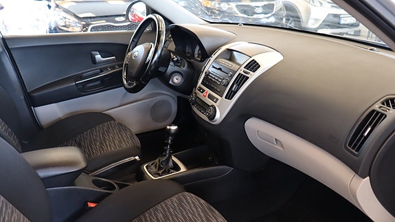 Kia Ceed 10 of 14