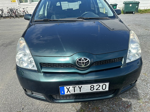 Toyota Corolla Verso 7 of 10