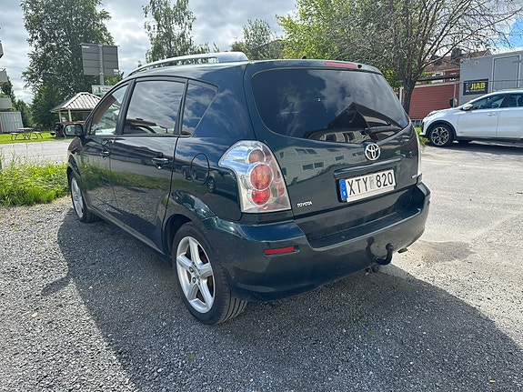 Toyota Corolla Verso 6 of 10