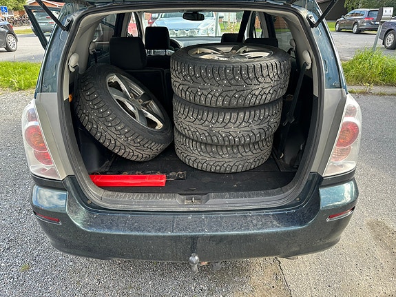 Toyota Corolla Verso 10 of 10