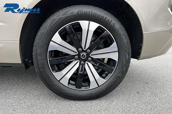 Volvo XC60 9 of 23