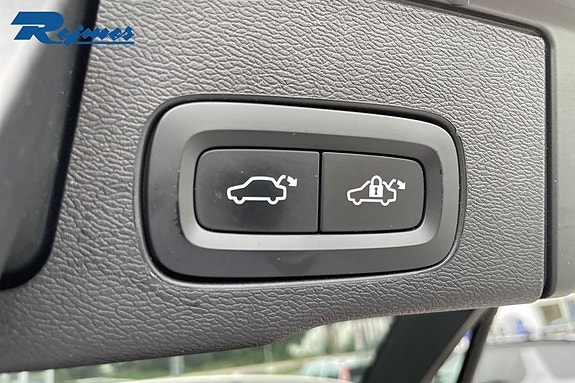 Volvo XC60 12 of 23