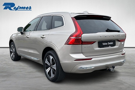 Volvo XC60 3 of 23