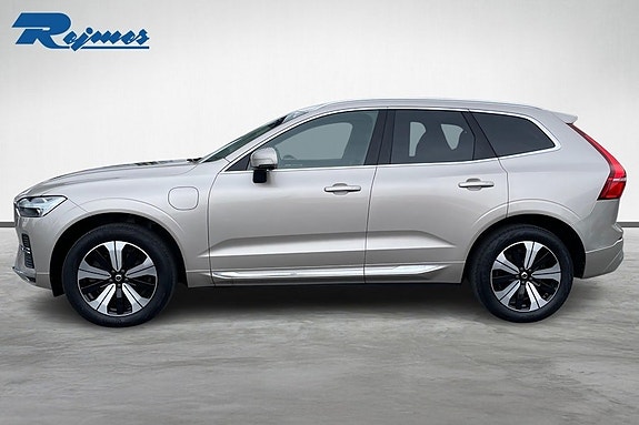 Volvo XC60 2 of 23