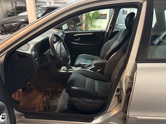 Volvo V40 9 of 13