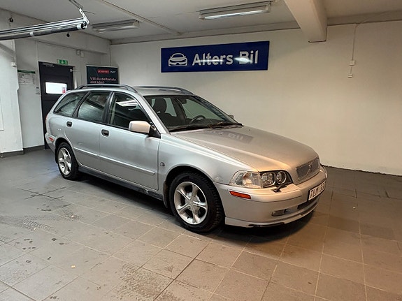 Volvo V40 4 of 13