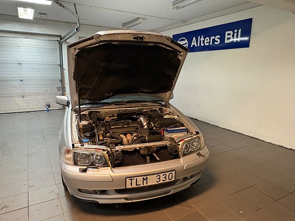 Volvo V40 13 of 13