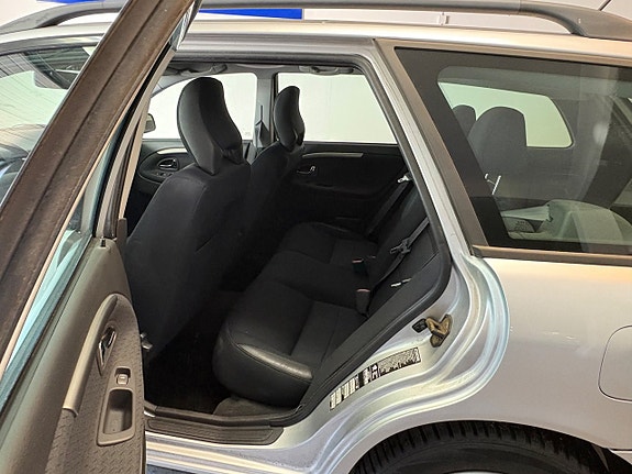 Volvo V40 12 of 13