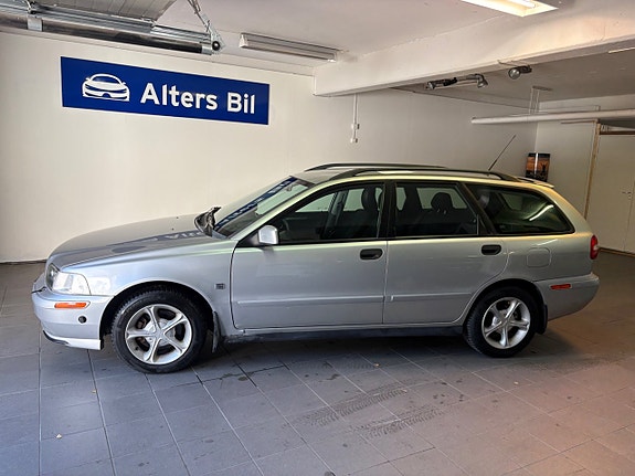 Volvo V40 6 of 13