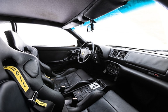 Ferrari 355 14 of 30
