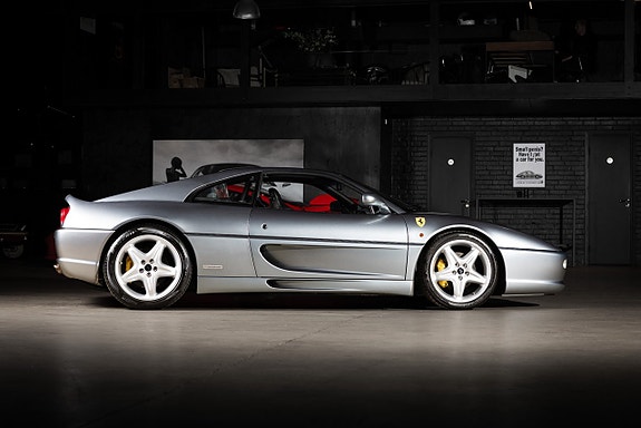 Ferrari 355 7 of 30