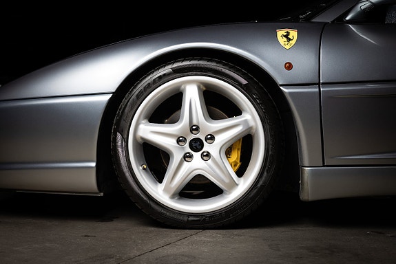 Ferrari 355 28 of 30