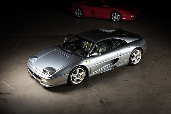 Ferrari 355 3 of 5