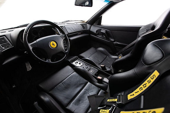 Ferrari 355 11 of 30