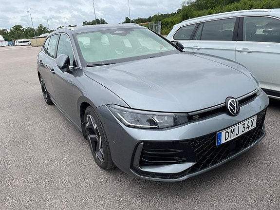 Volkswagen Passat 2 of 2