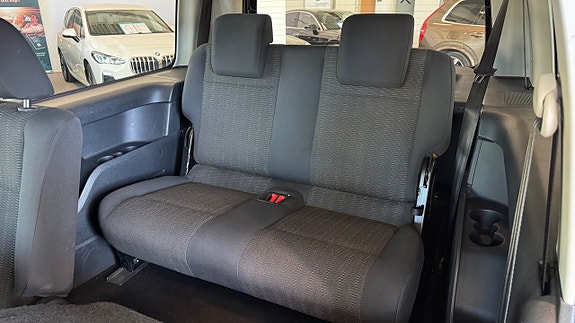 Volkswagen Caddy Maxi 7 of 13