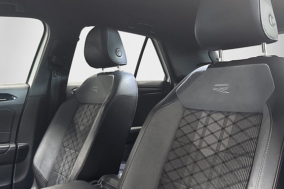 Volkswagen T-Roc 9 of 30