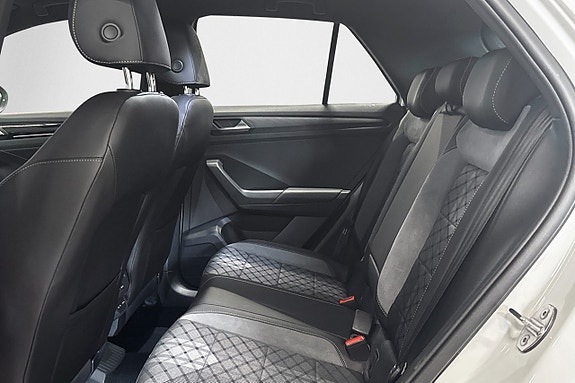 Volkswagen T-Roc 24 of 30