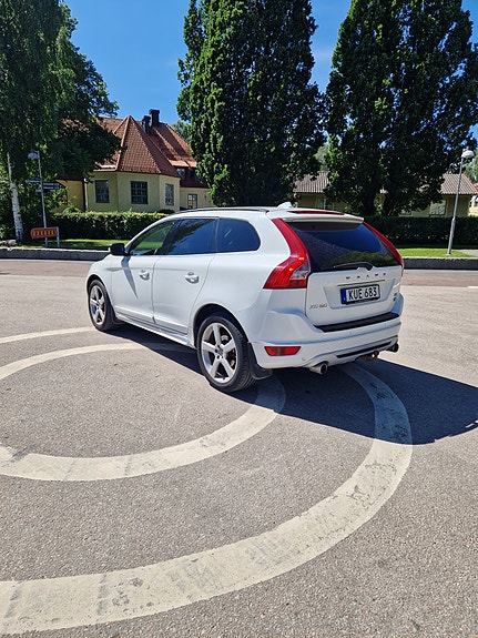 Volvo XC60 3 of 5