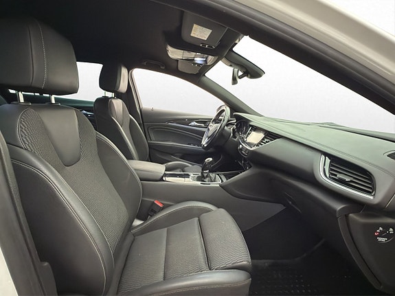 Opel Insignia 22 of 28
