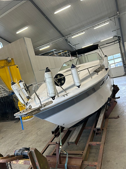 Chris Craft 250 2 of 5