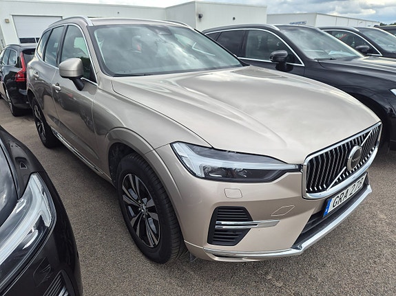 Volvo XC60 2 of 4