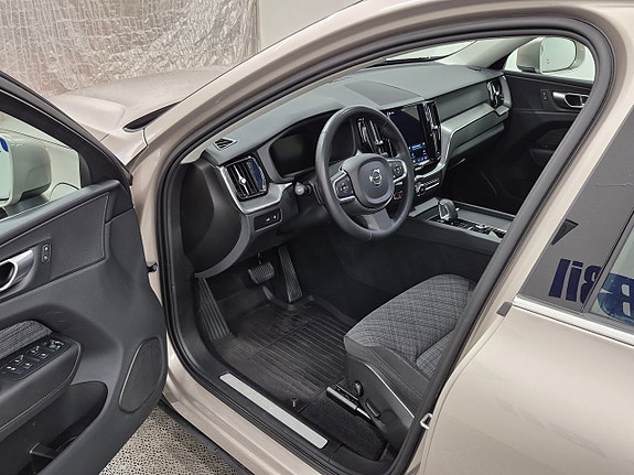 Volvo XC60 6 of 13