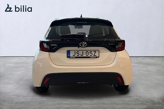 Toyota Yaris 5 of 21