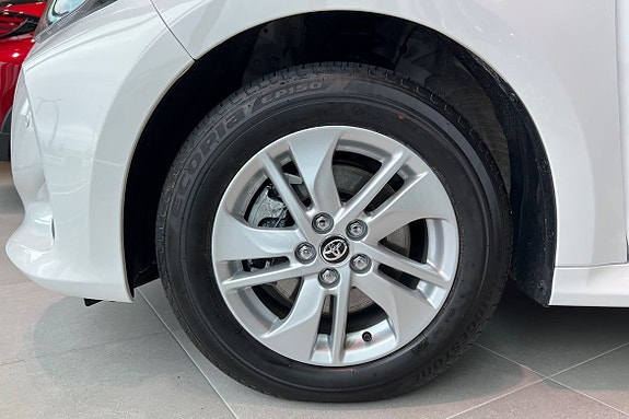 Toyota Yaris 17 of 21