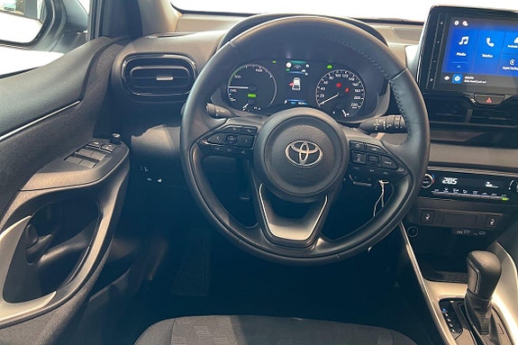 Toyota Yaris 11 of 21