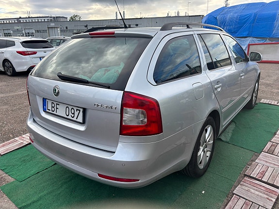 Skoda Octavia 3 of 5