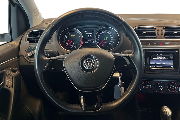 Volkswagen Polo 13 of 21