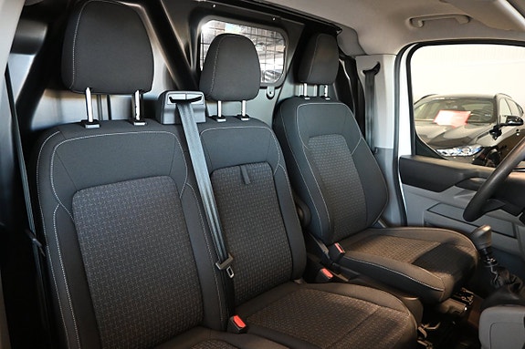 Ford Transit Custom 9 of 17