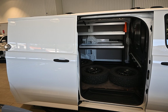Ford Transit Custom 10 of 17