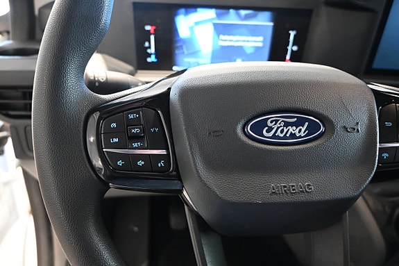 Ford Transit Custom 12 of 17