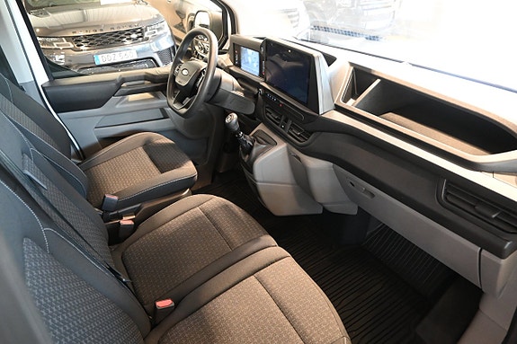 Ford Transit Custom 8 of 17